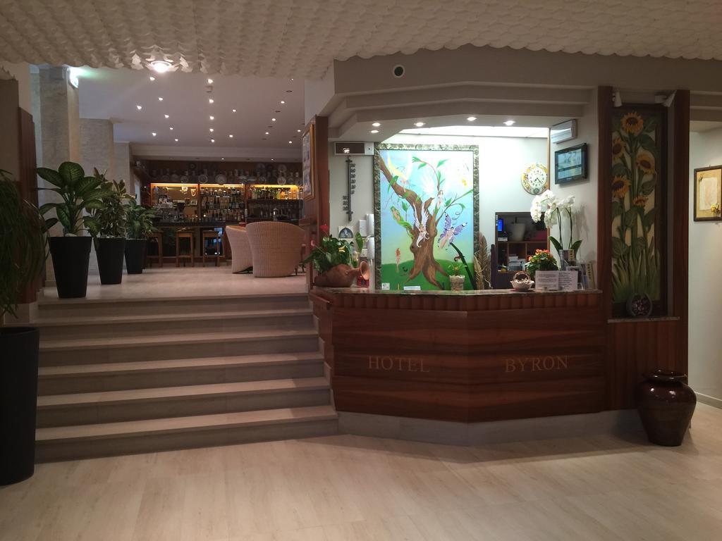 Hotel Byron ミラノ・マリッティマ エクステリア 写真