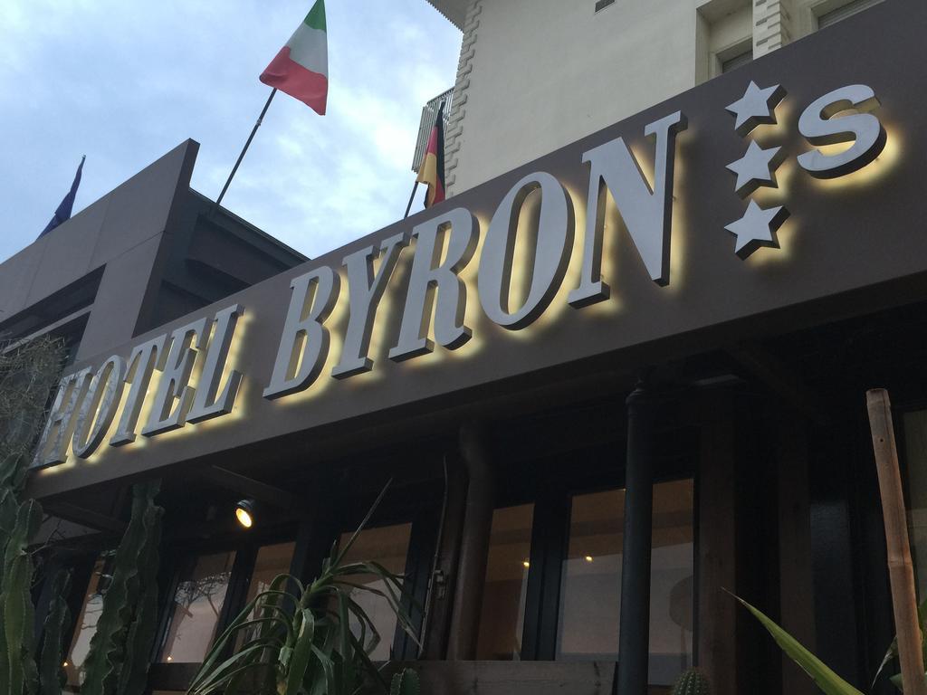 Hotel Byron ミラノ・マリッティマ エクステリア 写真