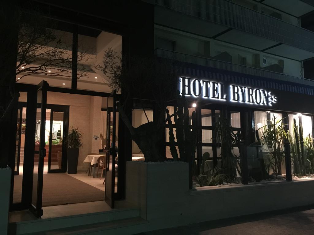 Hotel Byron ミラノ・マリッティマ エクステリア 写真
