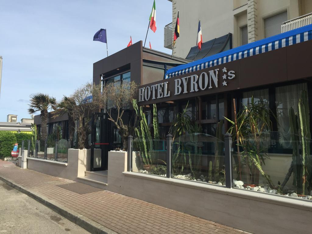 Hotel Byron ミラノ・マリッティマ エクステリア 写真