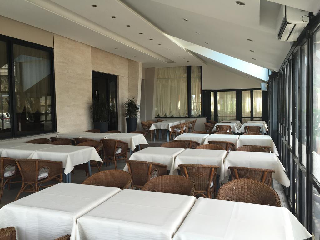 Hotel Byron ミラノ・マリッティマ エクステリア 写真