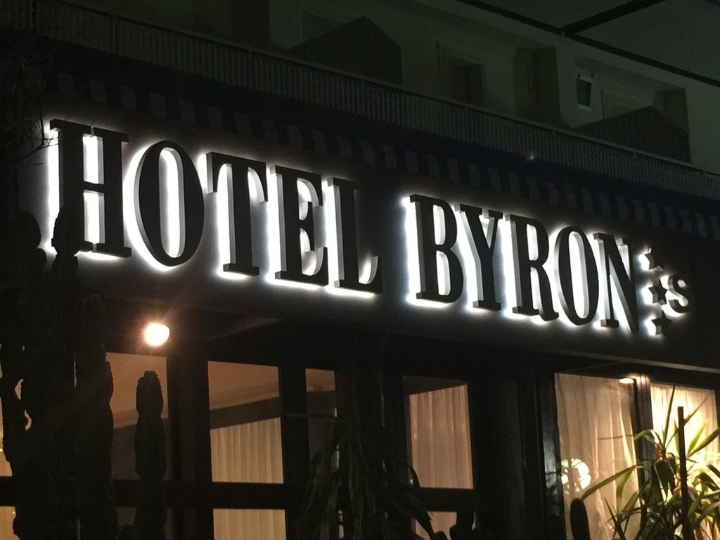 Hotel Byron ミラノ・マリッティマ エクステリア 写真