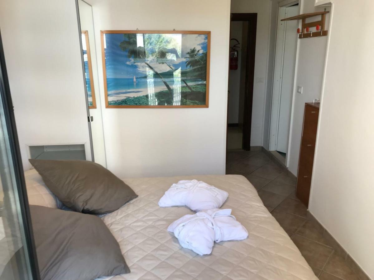 Hotel Byron ミラノ・マリッティマ エクステリア 写真