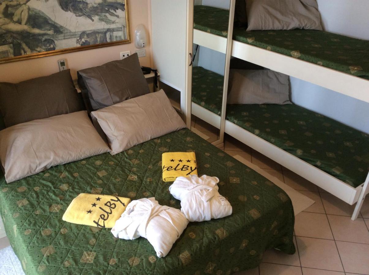 Hotel Byron ミラノ・マリッティマ エクステリア 写真