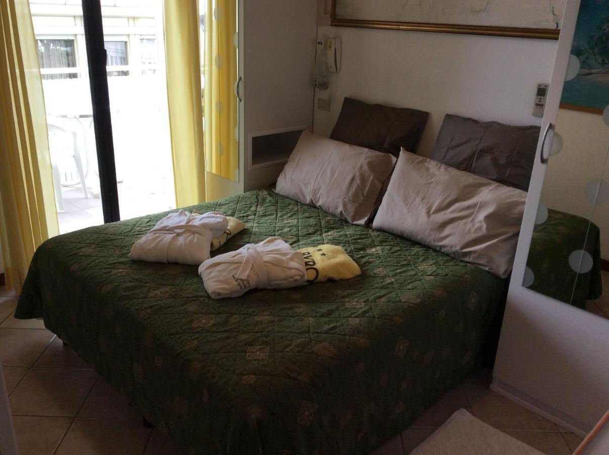 Hotel Byron ミラノ・マリッティマ エクステリア 写真